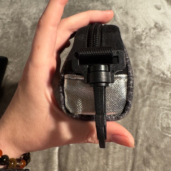 PINK Victoria's Secret Pouch - Picture 5 of 10